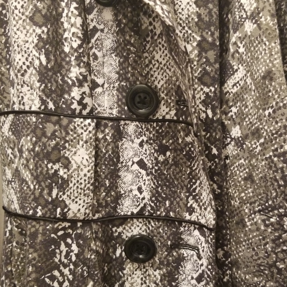 Beautiful fall coat - Picture 3 of 3
